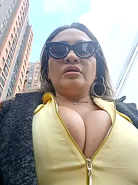 Afroditecash online show from 12-17-25, 06:58