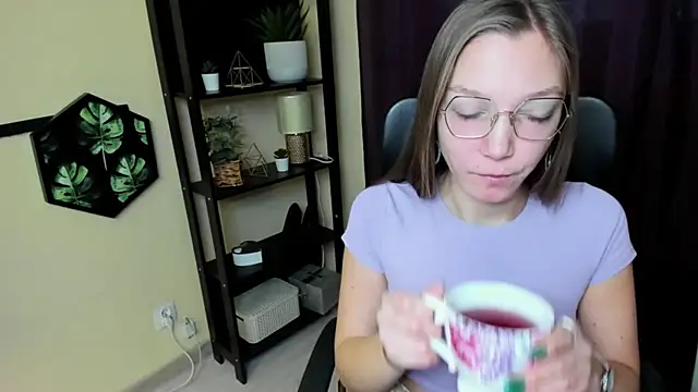 EmillyPlay online show from 01-17-25, 06:57