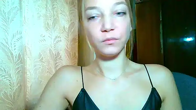 EmillyPlay online show from 11-26-25, 06:47