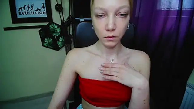 EmillyPlay online show from 05-15-26, 06:09