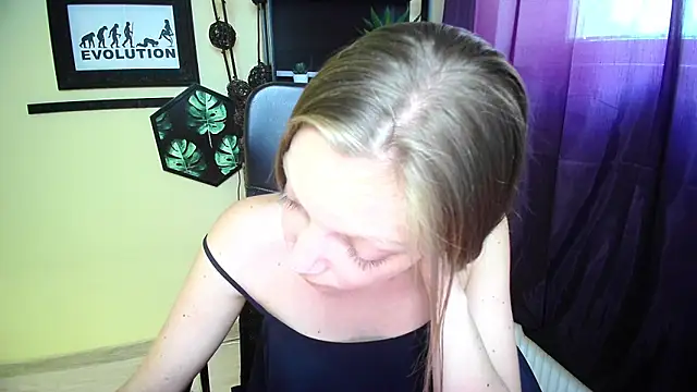 EmillyPlay online show from 06-03-26, 02:33