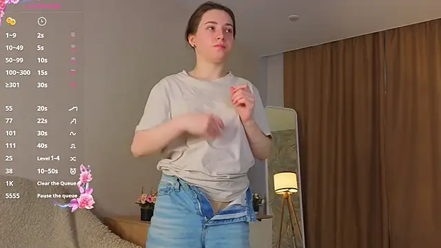 DonnaBurkee online show from 10-27-25, 04:49