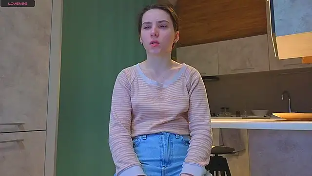 DonnaBurkee online show from 12-15-25, 04:06