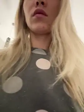 Adelina0001 online show from 12-30-24, 04:51