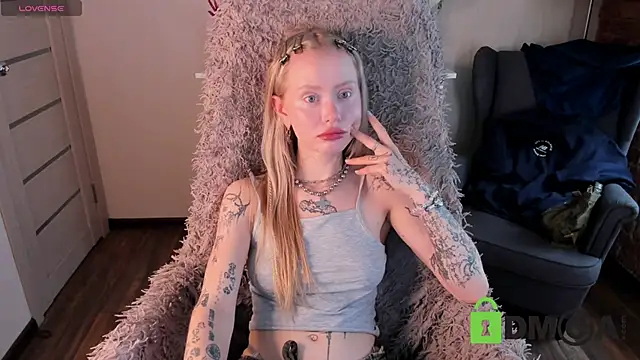 Snapshot of MalenaErnman chatting on 05-24-26, 10:53 MalenaErnman online show from 05-24-26, 10:53
