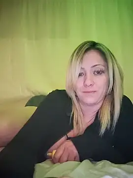 Snapshot of SallyCumLaude chatting on 02-16-25, 10:21 SallyCumLaude online show from 02-16-25, 10:21