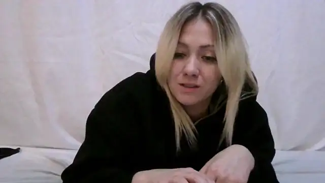 Snapshot of SallyCumLaude chatting on 02-26-25, 05:42 SallyCumLaude online show from 02-26-25, 05:42
