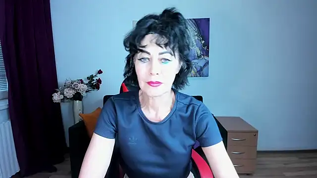 Silvia Wallec online show from 06-14-26, 05:15