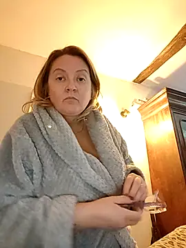 Snapshot of lady_charlyne chatting on 09-17-25, 07:32 lady charlyne online show from 09-17-25, 07:32