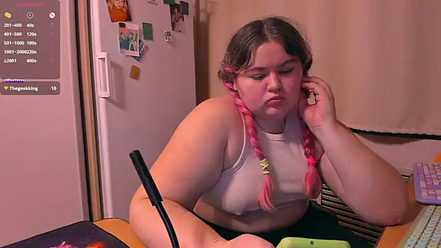 Freakcute  online show from 12-19-24, 02:13