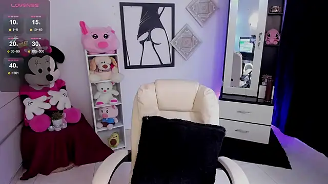 Snapshot of chloejones__ chatting on 01-25-25, 03:09 chloejones online show from 01-25-25, 03:09