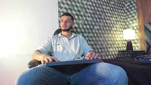 Michael magno online show from 01-22-25, 03:29