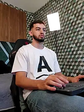 Michael magno online show from 09-24-25, 07:17