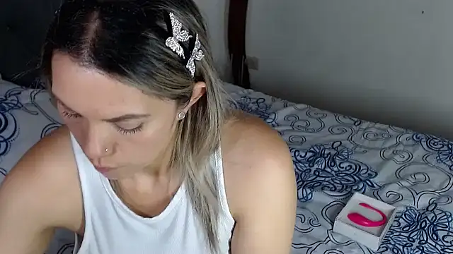 Chantal hott online show from 04-21-26, 08:23