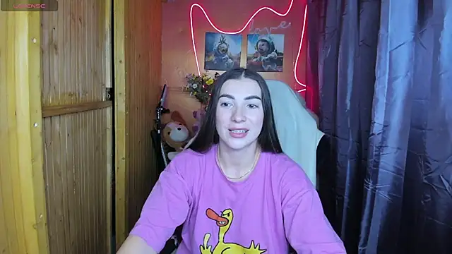 Fiery Brunette  online show from 01-04-25, 05:58