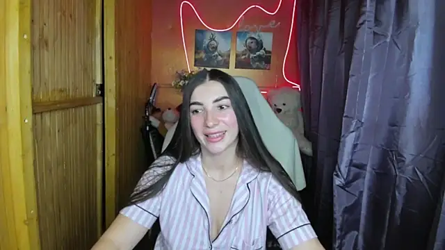 Fiery Brunette  online show from 02-09-25, 05:43