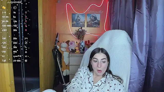 Fiery Brunette  online show from 03-12-25, 02:34