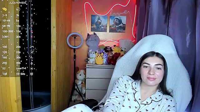 Fiery Brunette  online show from 09-20-25, 05:47