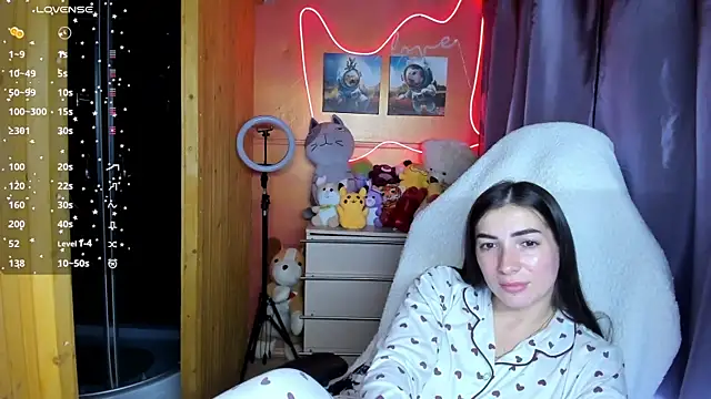 Fiery Brunette  online show from 09-21-25, 11:12