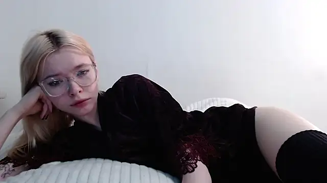 Snapshot of Sataobby chatting on 02-20-25, 04:14 Sataobby online show from 02-20-25, 04:14