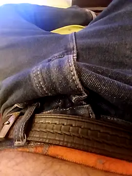 Snapshot of Alamleo36 chatting on 10-27-25, 06:56 Alamleo36 online show from 10-27-25, 06:56