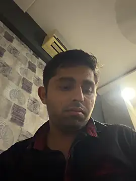 Snapshot of rhuh3991 chatting on 06-15-26, 02:30 rhuh3991 online show from 06-15-26, 02:30