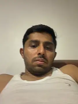 Snapshot of rhuh3991 chatting on 06-19-26, 04:11 rhuh3991 online show from 06-19-26, 04:11