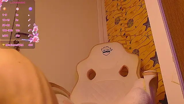 Snapshot of Sydney_Swan chatting on 01-11-25, 05:31 Sydney Swan online show from 01-11-25, 05:31