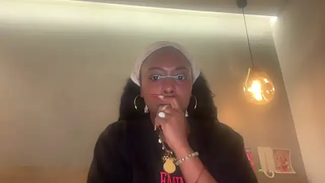 ChocolateCakeQueen online show from 05-01-26, 03:55