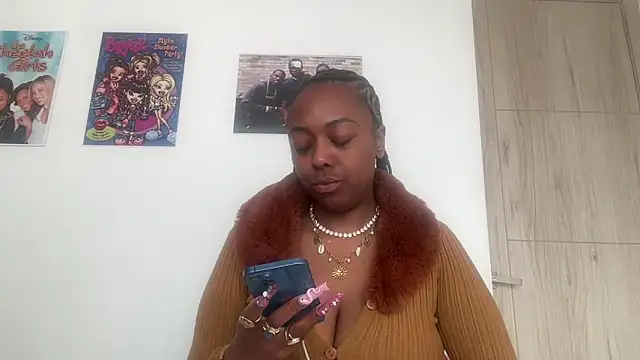 ChocolateCakeQueen online show from 05-17-26, 02:13