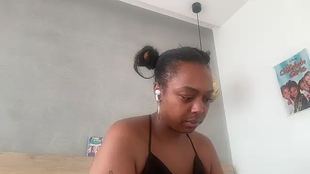 ChocolateCakeQueen online show from 06-25-26, 02:43