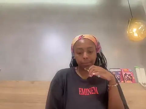 ChocolateCakeQueen online show from 07-21-26, 12:57