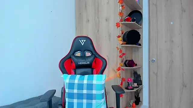  amanda seyfried19 online show from 11-14-25, 04:49