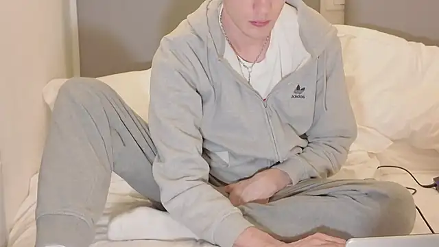 twinkyjd  online show from 04-21-26, 09:39