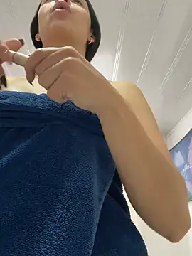 hannahb-e online show from 03-11-26, 12:44