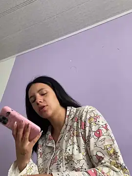 hannahb-e online show from 04-05-26, 01:41