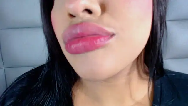 Snapshot of emily_brontee_ chatting on 02-18-25, 01:00 emily brontee online show from 02-18-25, 01:00
