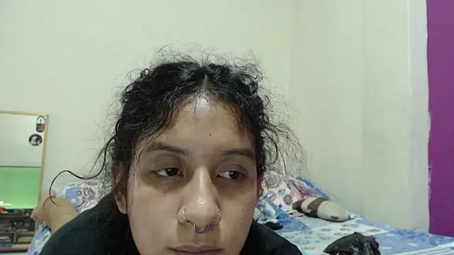 Snapshot of AlinaWoolf_ chatting on 05-09-26, 05:51 AlinaWoolf online show from 05-09-26, 05:51