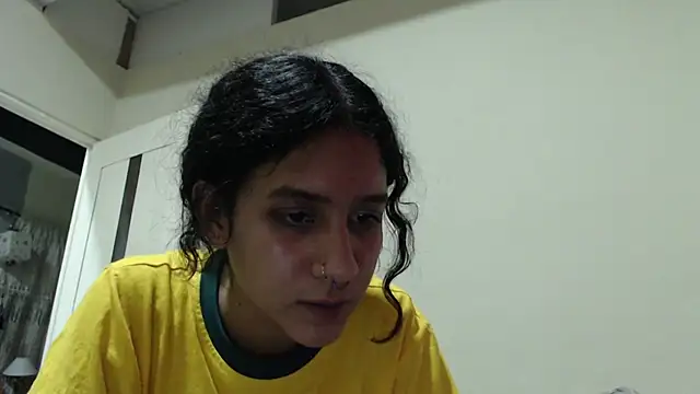Snapshot of AlinaWoolf_ chatting on 05-16-26, 04:42 AlinaWoolf online show from 05-16-26, 04:42