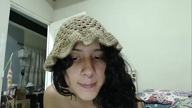 Snapshot of AlinaWoolf_ chatting on 06-04-26, 06:19 AlinaWoolf online show from 06-04-26, 06:19