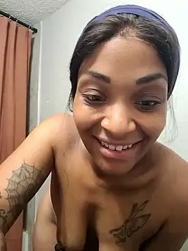 Snapshot of mariah2299 chatting on 06-07-26, 07:17 mariah2299 online show from 06-07-26, 07:17