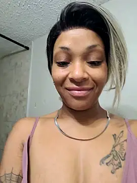 Snapshot of mariah2299 chatting on 06-27-26, 11:04 mariah2299 online show from 06-27-26, 11:04