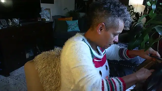 CeceilaMoon online show from 12-22-25, 03:09