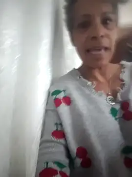 CeceilaMoon online show from 04-08-26, 03:23