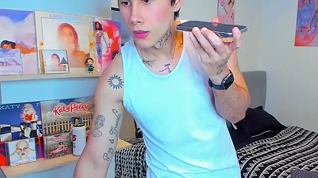 Snapshot of JayHotxxx chatting on 05-19-26, 01:00 JayHotxxx online show from 05-19-26, 01:00