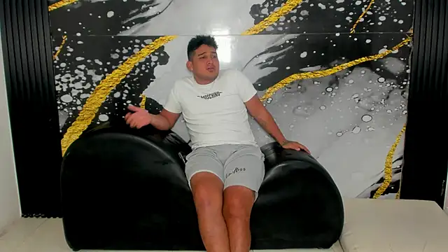 Snapshot of sweethot___ chatting on 10-02-25, 02:46 sweethot online show from 10-02-25, 02:46