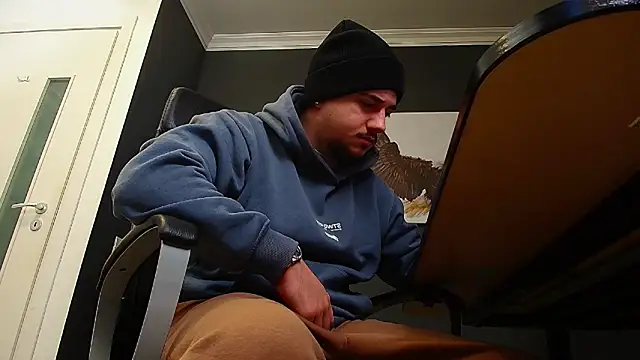 Snapshot of JoshKnights chatting on 01-21-25, 06:00 JoshKnights online show from 01-21-25, 06:00