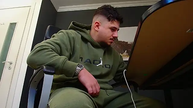 Snapshot of JoshKnights chatting on 01-26-25, 12:01 JoshKnights online show from 01-26-25, 12:01