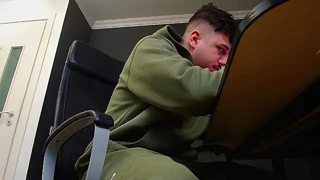 Snapshot of JoshKnights chatting on 01-29-25, 06:43 JoshKnights online show from 01-29-25, 06:43