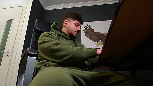 Snapshot of JoshKnights chatting on 02-06-25, 05:57 JoshKnights online show from 02-06-25, 05:57